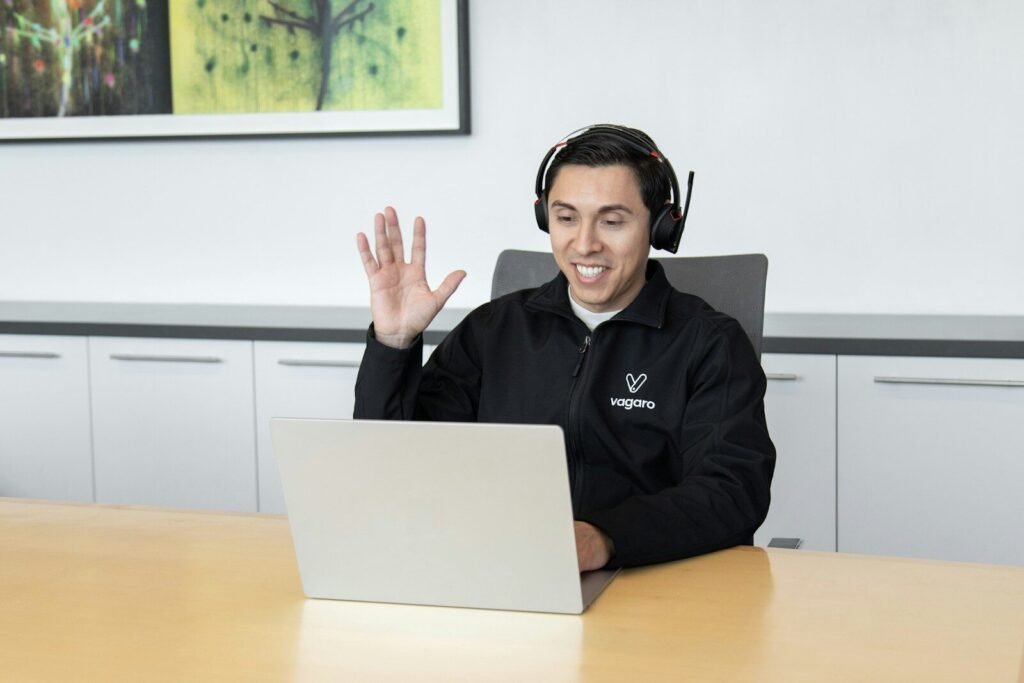 AWeber 24/7 support versus MailerLite email only